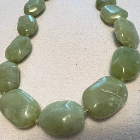 Ann Taylor LOFT Chunky Faux Jade Necklace - 18 inches - Picture 2 of 2